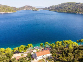 Отель Apartments Luka  Ублe